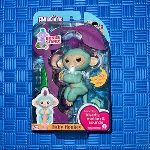 NWT Fingerlings: “Zoe”